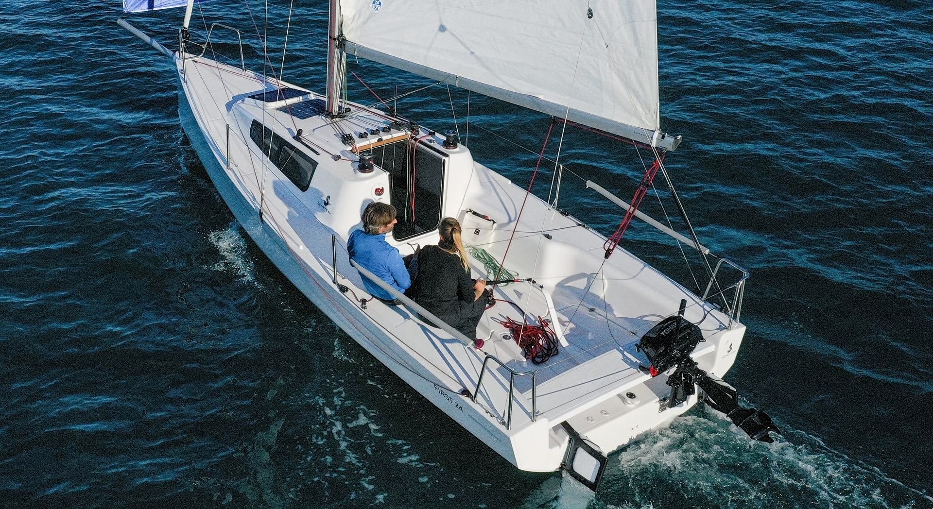 Beneteau First 24 Exterior 2