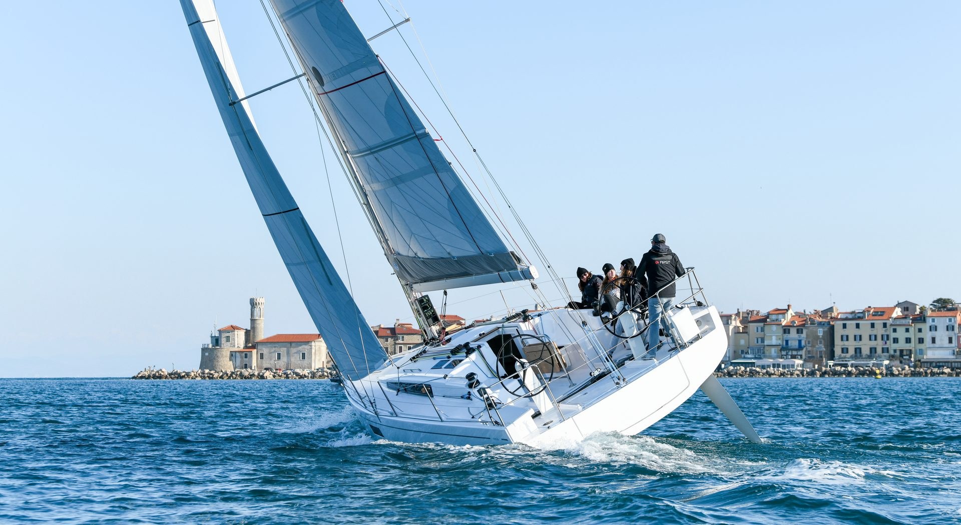 Beneteau First 36 Exterior 6