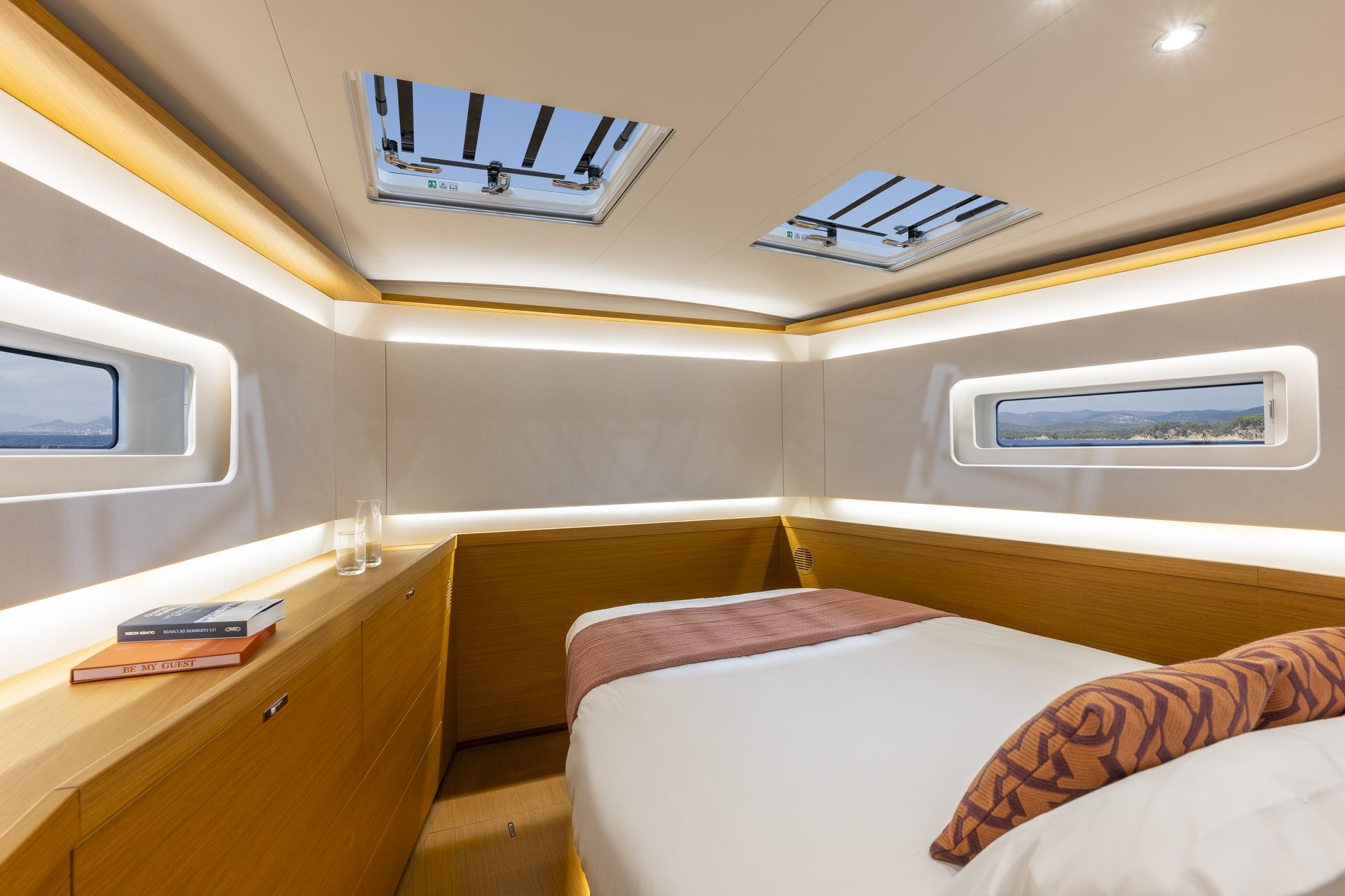 Beneteau First 60 Interior 4