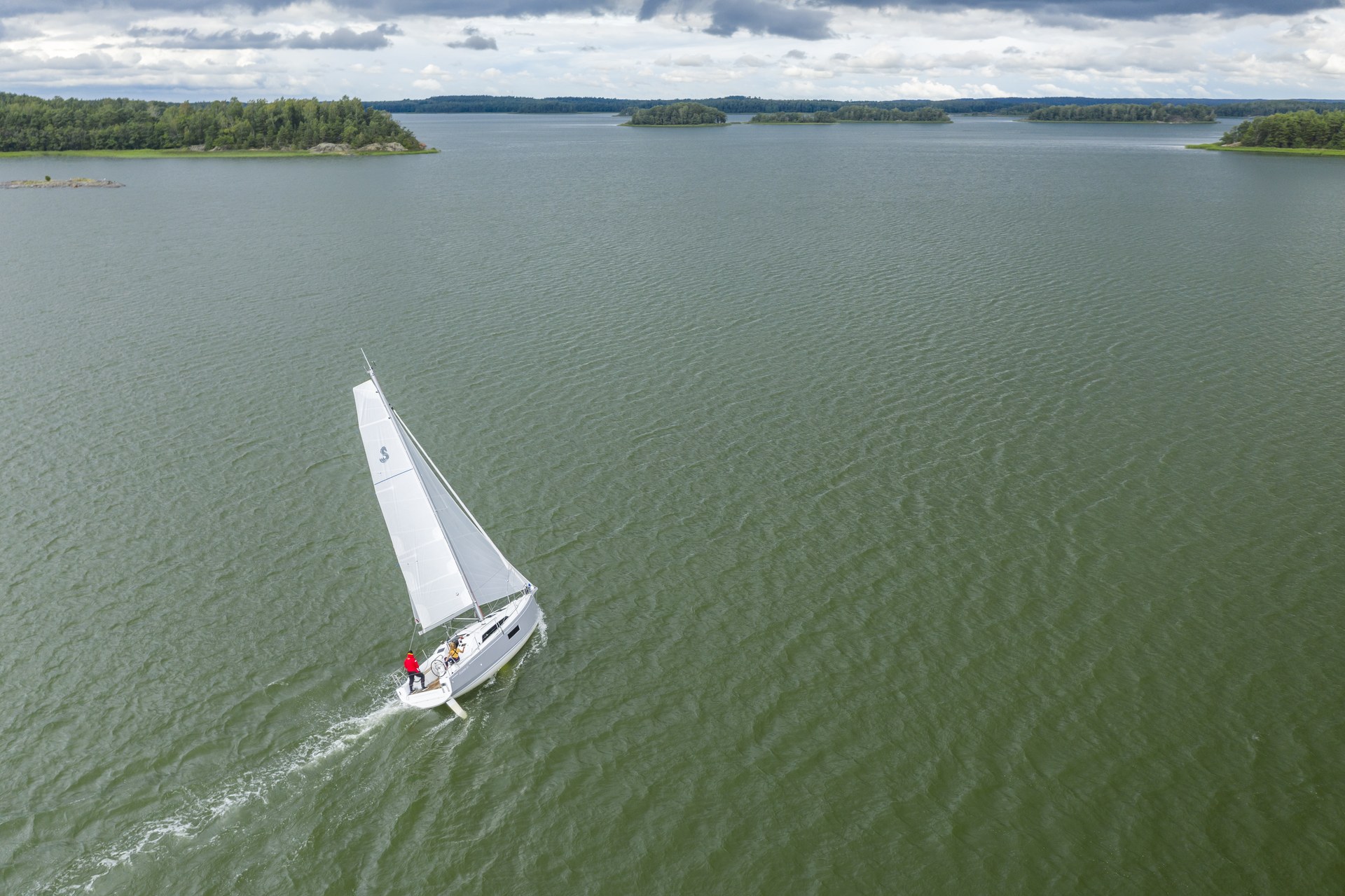 Beneteau Oceanis 30.1 Exterior 2