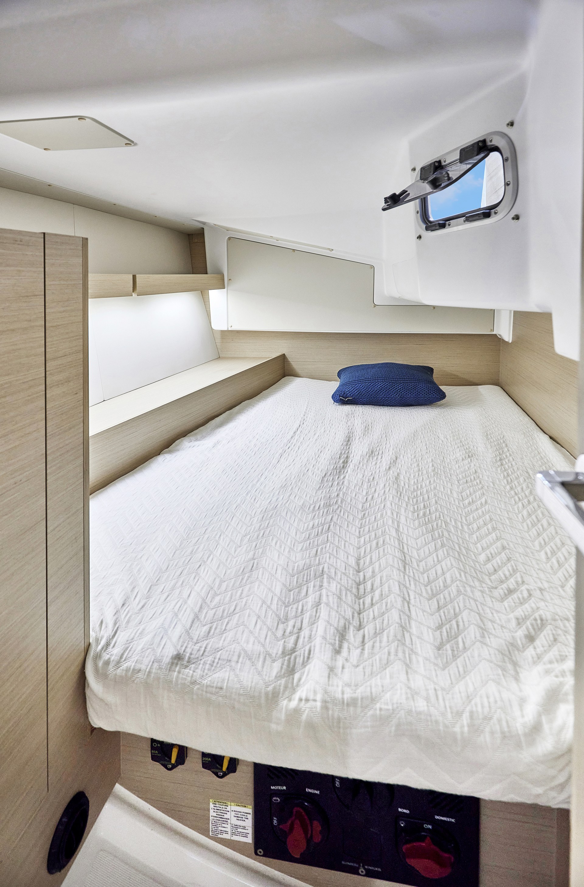 Beneteau Oceanis 34.1 Interior 1