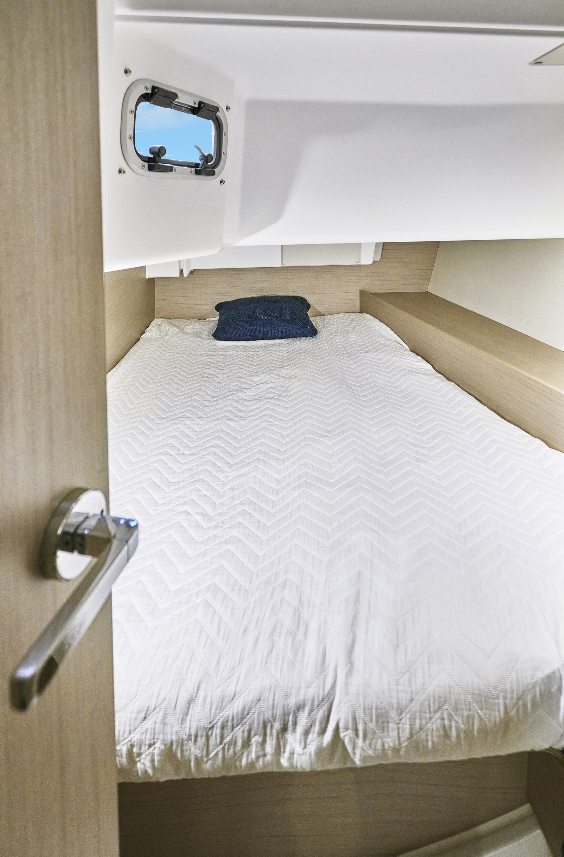 Beneteau Oceanis 34.1 Interior 2