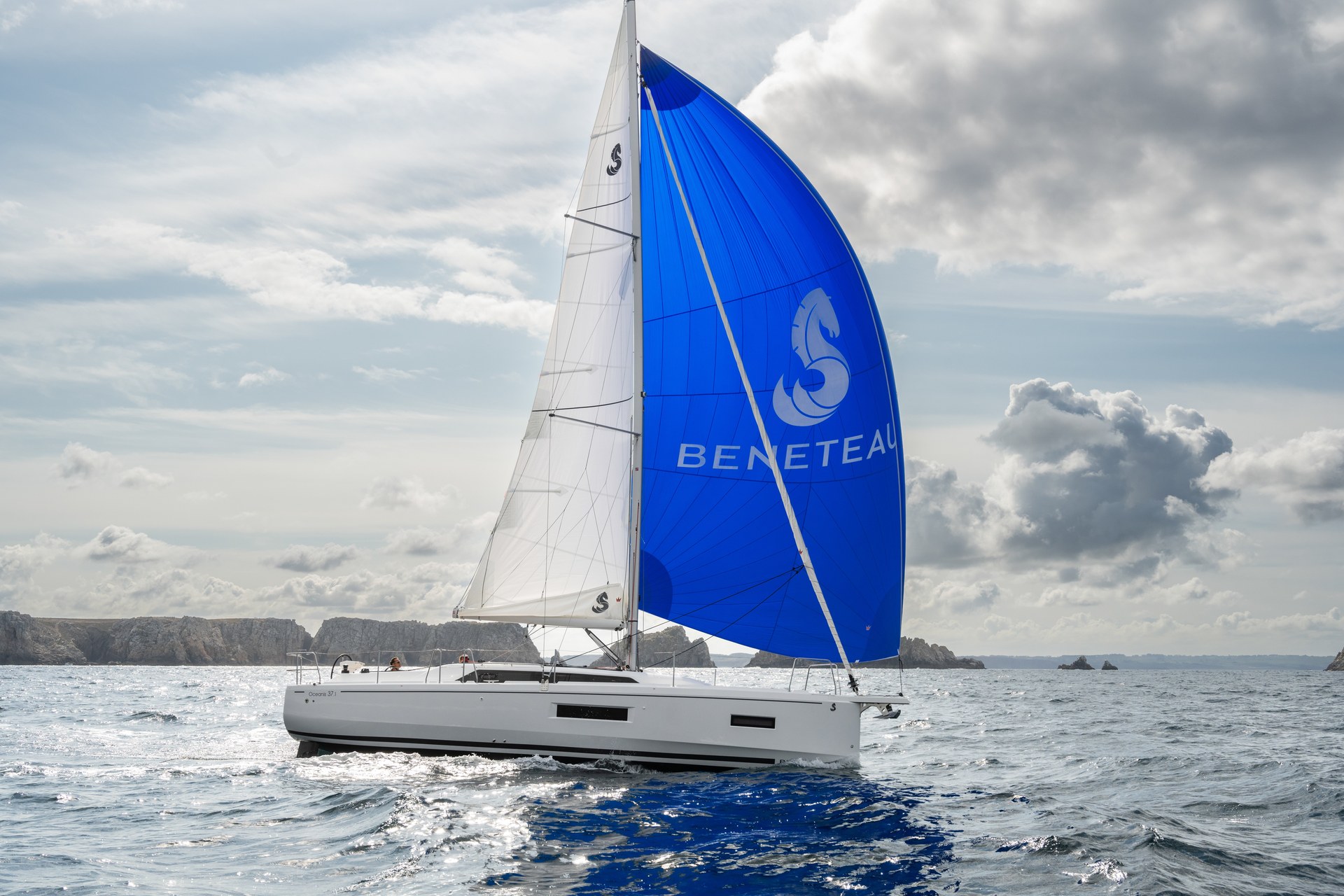 Beneteau Oceanis 37.1 Exterior 7