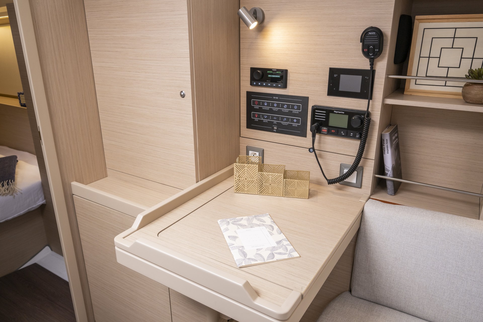 Beneteau Oceanis 37.1 Interior 3