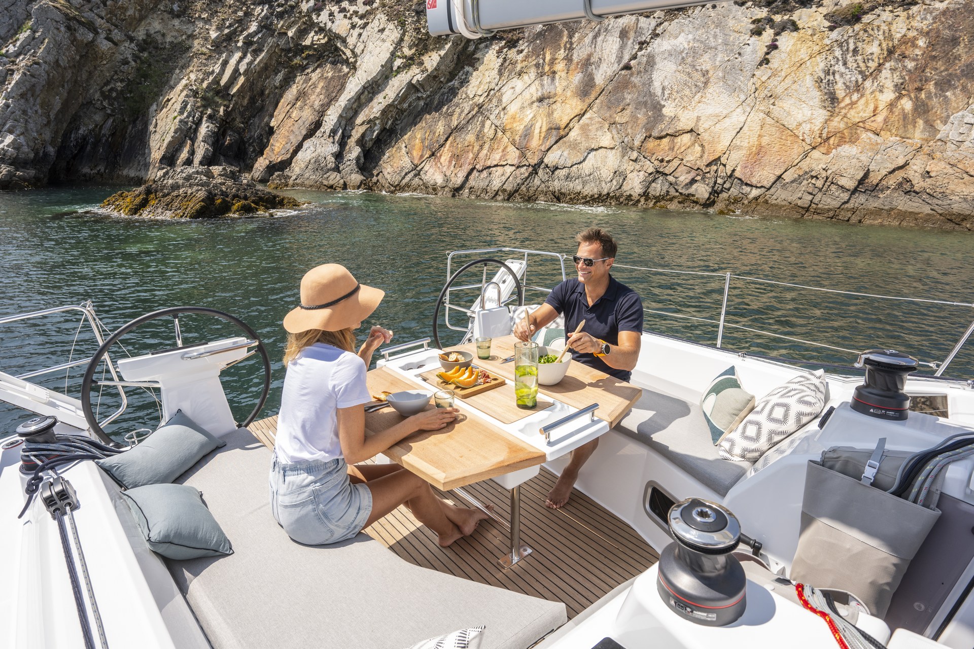 Beneteau Oceanis 37.1 Lifestyle 1