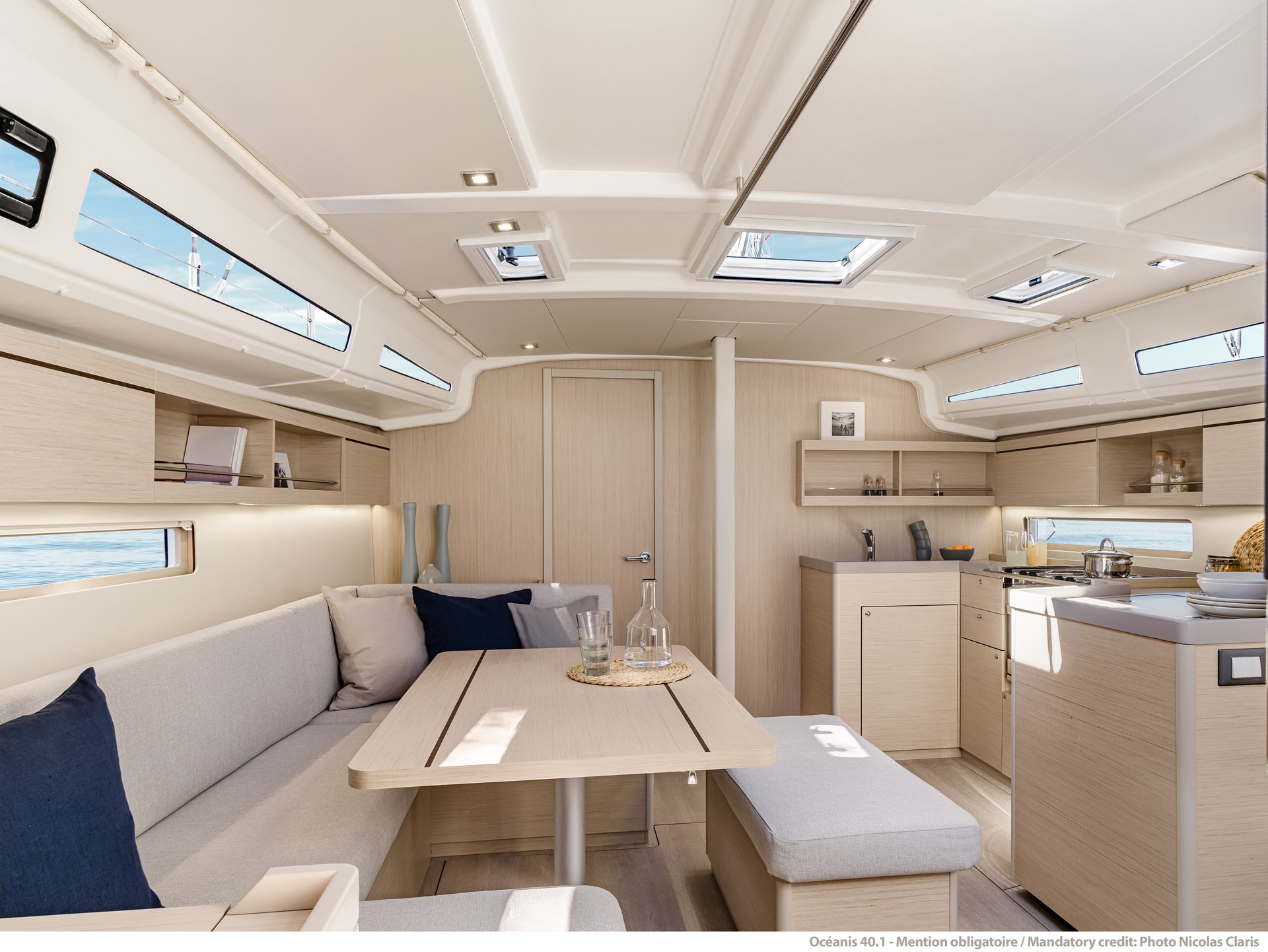 Beneteau Oceanis 40.1 Interior 4