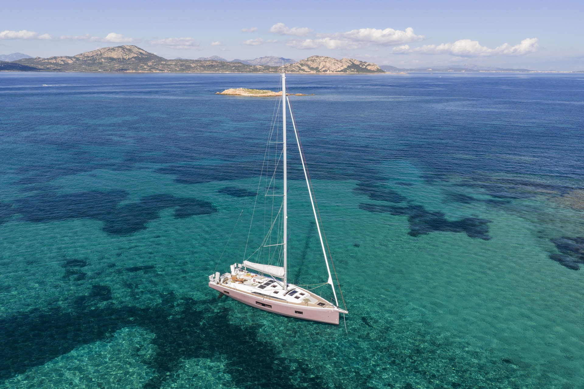 Beneteau Oceanis 52 Exterior 1