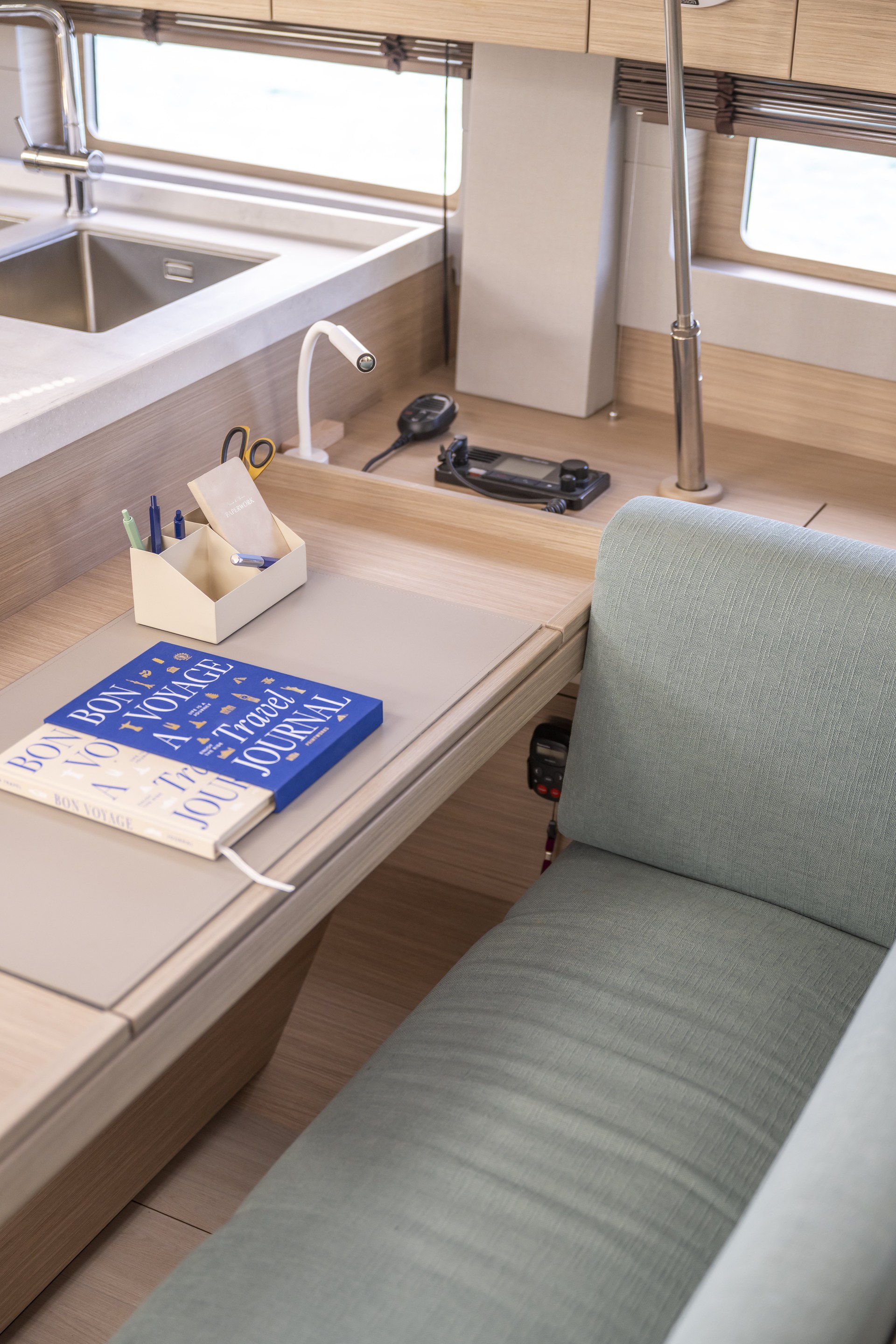 Beneteau Oceanis 52 Interior 2
