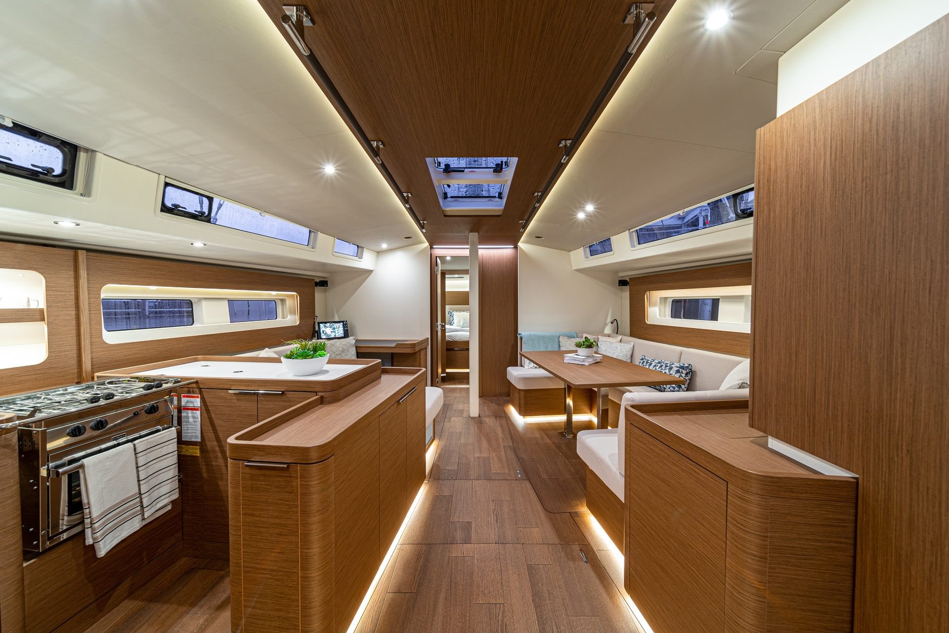 Beneteau Oceanis Yacht 54 Interior 3
