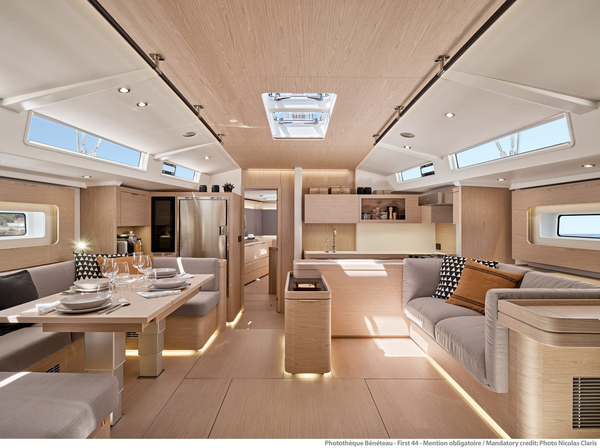 Beneteau Oceanis Yacht 60 Interior 1
